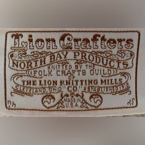 VINTAGE LION CRAFTERS THROW CREAM BLANKET
